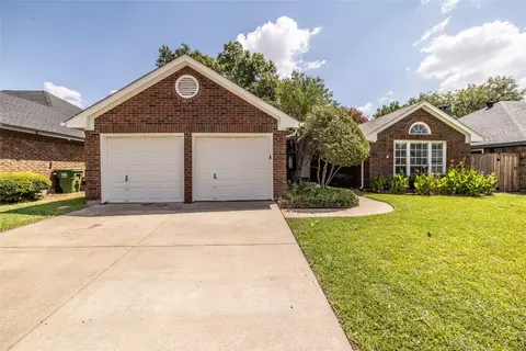 6908 Bernadine Dr, Watauga, TX 76148