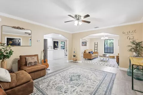 206 E Pecan St, Lancaster, TX 75146 photo 3