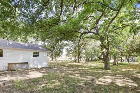 206 E Pecan St, Lancaster, TX 75146 photo 32
