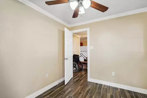 206 E Pecan St, Lancaster, TX 75146 photo 35