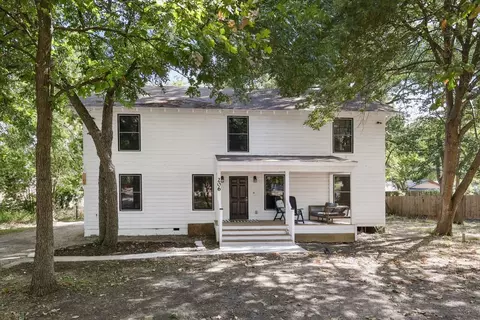 206 E Pecan St, Lancaster, TX 75146