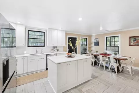 206 E Pecan St, Lancaster, TX 75146 photo 9