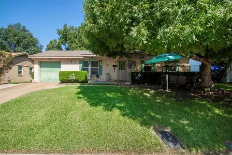 2015 Salem St, Irving, TX 75061