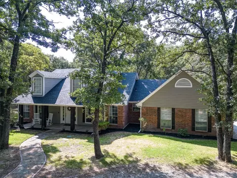 260 Comanche Moon Trl, Decatur, TX 76234