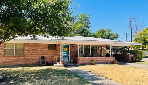 413 N Avenue O, Olney, TX 76374