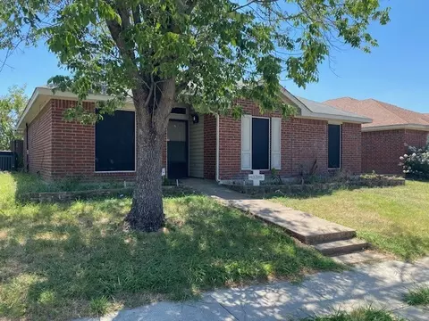 2621 Park Valley Dr, Mesquite, TX 75181