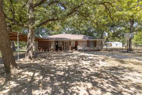 743 Oak Leaf Trl, East Tawakoni, TX 75472