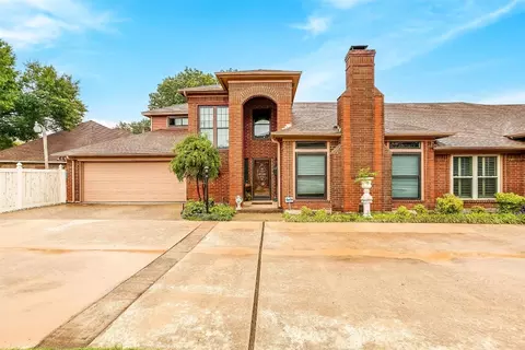 6607 Waterwood Cir, Benbrook, TX 76132