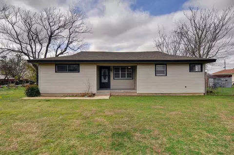 330 S Main St, Rhome, TX 76078