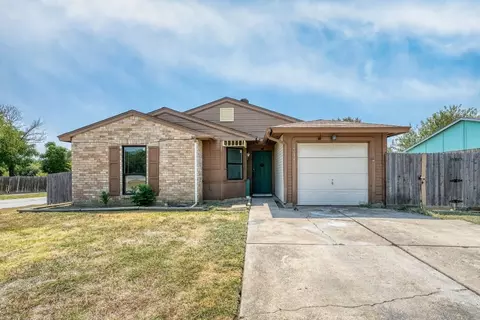 2214 Busch Dr, Arlington, TX 76014