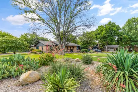 4201 Shipley Ct, Benbrook, TX 76116