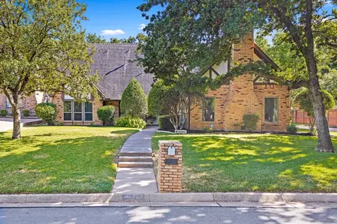 722 Sundance Dr, Arlington, TX 76006