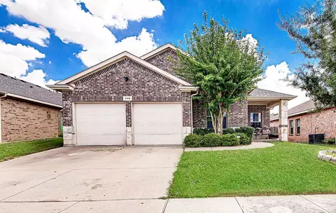 648 Alexander St, Grand Prairie, TX 75051