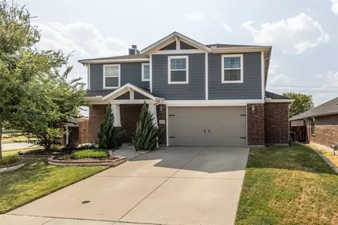 8001 Wildwest Dr, Fort Worth, TX 76131