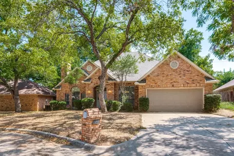3205 Hyde Park Ct, Arlington, TX 76015