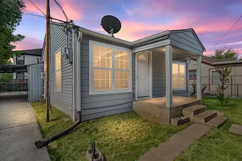 1518 Pueblo St, Dallas, TX 75212