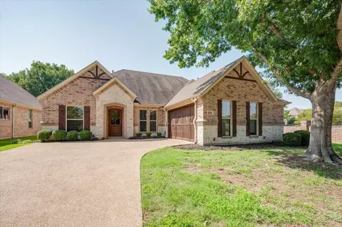 3604 Regents Park Ct, Arlington, TX 76017
