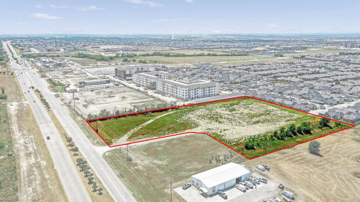 200 Cypress Bnd Pkwy  