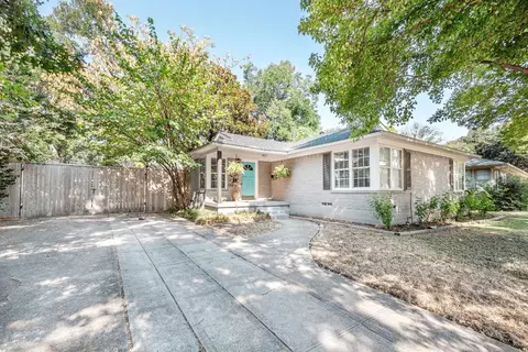 1027 De Witt Cir, Dallas, TX 75224