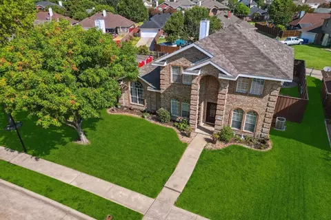 8417 Coventry Dr, Rowlett, TX 75089