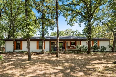 36 Larkwood Ln, Burleson, TX 76028