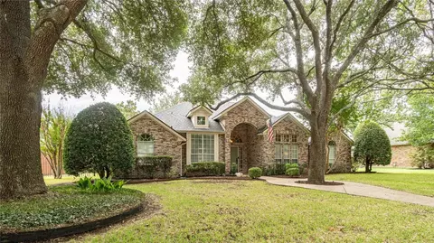 106 Hummingbird Ln, Ovilla, TX 75154
