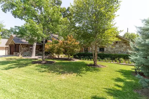 3418 Lakeridge Dr, Grapevine, TX 76051