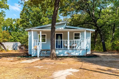 905 Regal Dr, Tool, TX 75143