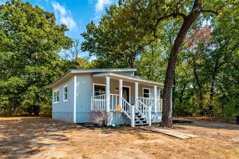 905 Regal Dr, Tool, TX 75143 photo 3