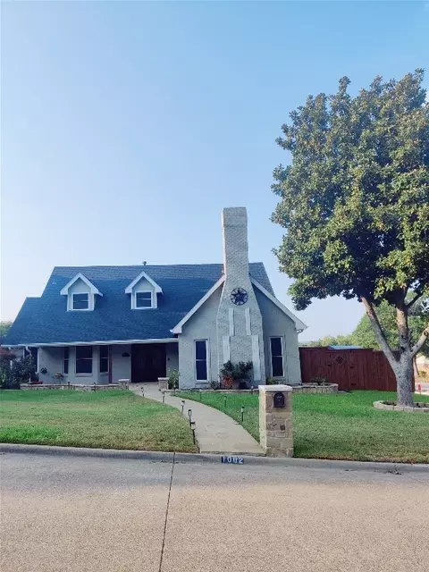 1002 Austrian Rd, Grand Prairie, TX 75050