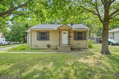 1455 Greenbrier Dr, River Oaks, TX 76114