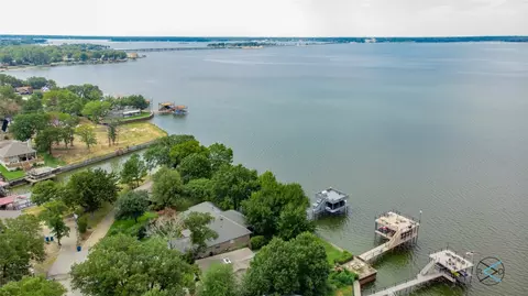 250 Nob Hill Cir, Gun Barrel City, TX 75156