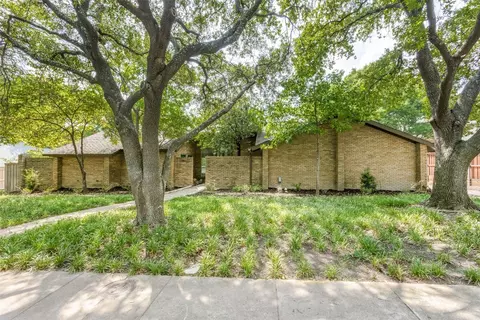 9037 Meadowknoll Dr, Dallas, TX 75243