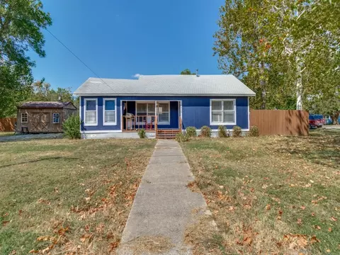 400 W Cockrell St, Celeste, TX 75423