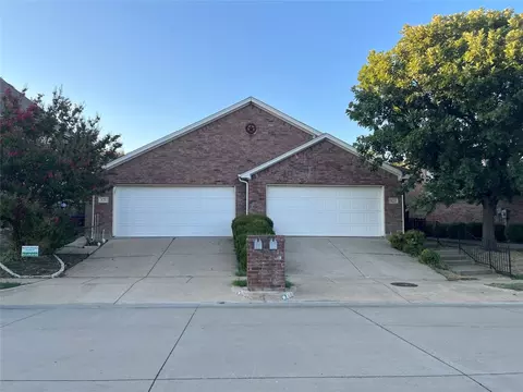 821 Hickory St, Burleson, TX 76028