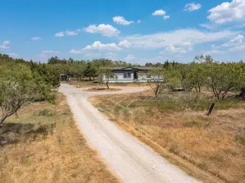 111 Skrivanek Rd, Ennis, TX 75119