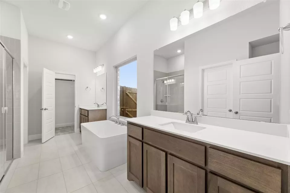  939 Richard Pittmon Dr, Desoto, TX 75115 photo 16
