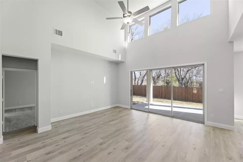  939 Richard Pittmon Dr, Desoto, TX 75115 photo 8