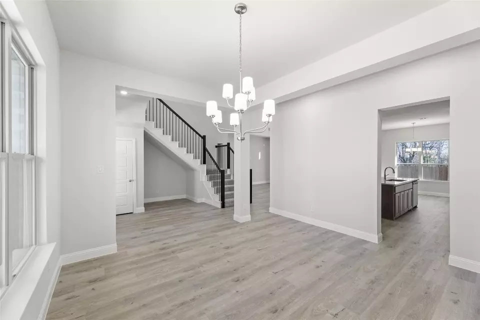  939 Richard Pittmon Dr, Desoto, TX 75115 photo 5