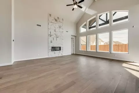 7562 Ridgedale Rd, Grand Prairie, TX 75054
