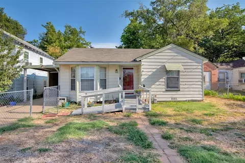 2721 W Walker St, Denison, TX 75020
