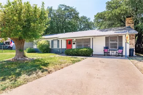2012 S Walnut St, Brady, TX 76825