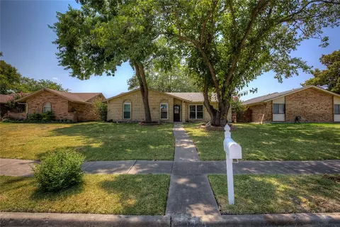1230 Delores Dr, Garland, TX 75040