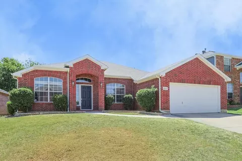 2735 Falcon Trl, Grand Prairie, TX 75052
