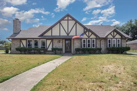201 W Louella Dr, Hurst, TX 76054
