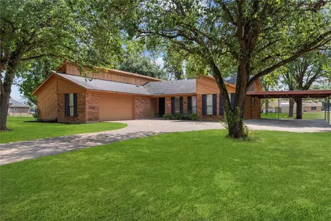 405 Clover Ln, Bossier City, LA 71112