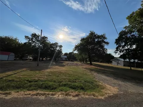281 2nd St, Point, TX 75472 photo 7