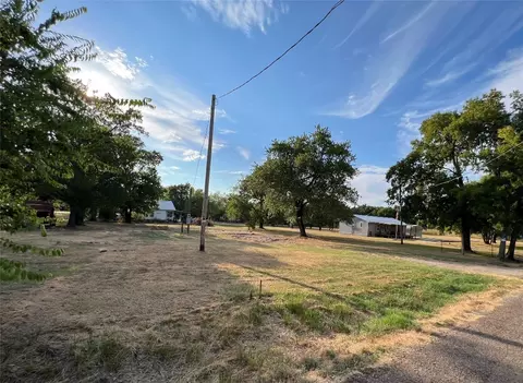 281 2nd St, Point, TX 75472