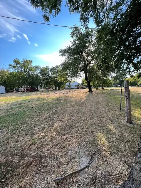 281 2nd St, Point, TX 75472 photo 5