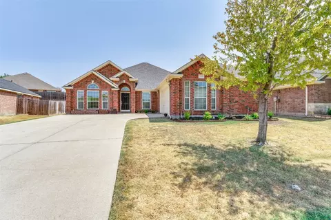 1648 Ridgemar Dr, Grand Prairie, TX 75051